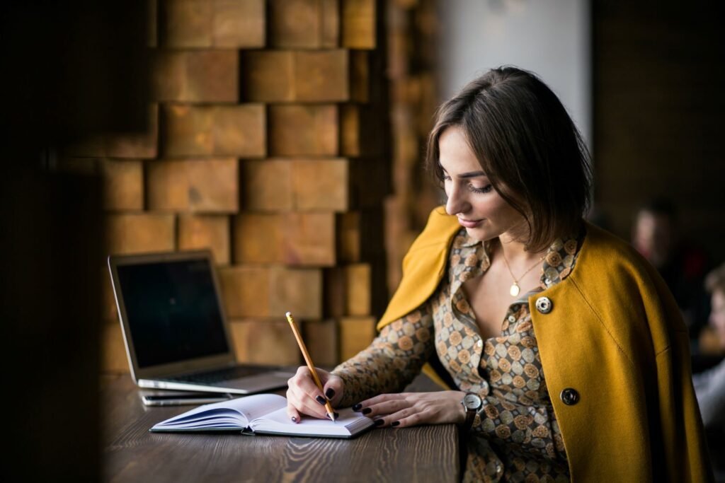 30 Business Ideas for Pakistani Women to Start in 2026